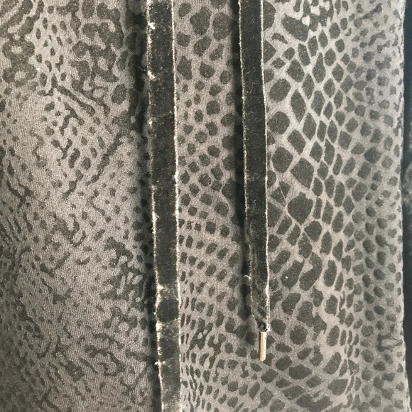 Rails Nico Black Flocked Cobra Hoodie Size Large - Picture 6 of 13